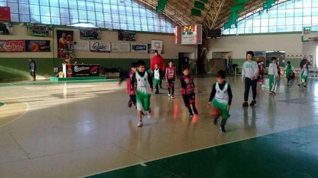Mini basquet del Club Deportivo y Cultural Arroyito