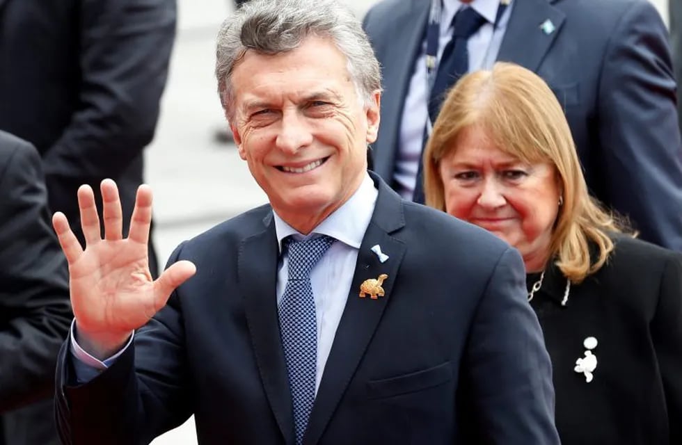 Argentina's President Mauricio Macri (L) and Foreign Minister Susana Malcorra arrive for the inauguration of President-elect Lenin Moreno (not pictured) at the National Assembly in Quito, Ecuador May 24, 2017.  REUTERS/Henry Romero