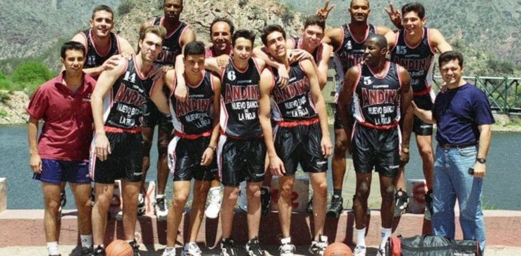 Manu Ginobili llegó a La Rioja, de la mano de Oscar "Huevo" Sánchez en el año 1995 y vistió la camiseta del Andino Sport Club, donde debutó de manera profesional.