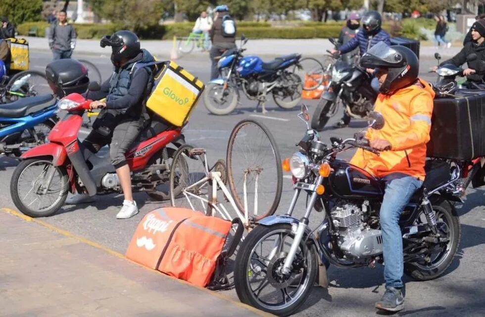 La protesta también incluye una concentración en la esquina de Güemes y San Lorenzo, en la Plaza del Agua (web).