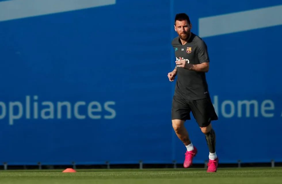 Lionel Messi se recuperó de la lesión y fue convocado para el partido de Champions ante Inter. (REUTERS)