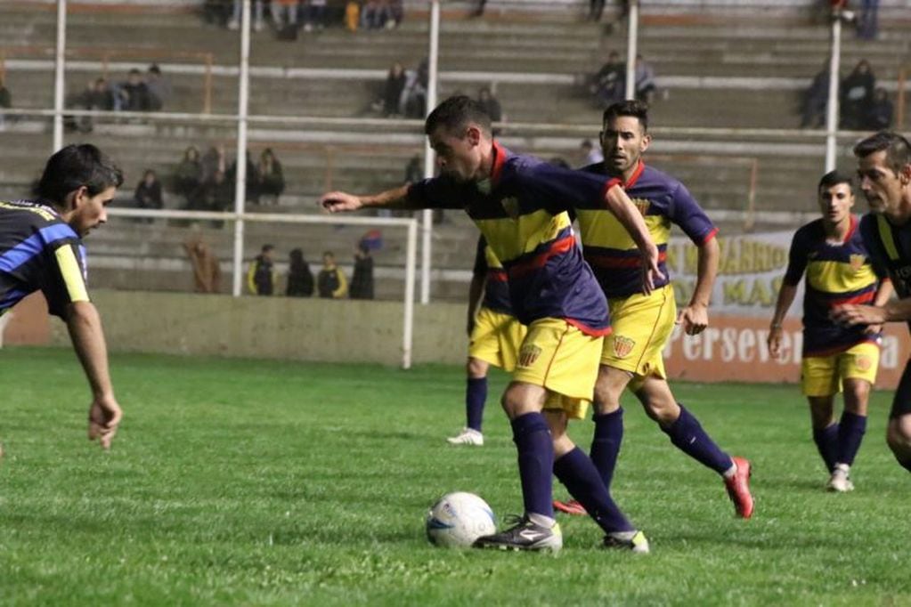 Copa Aiello:  Central vs Unión  (foto vía Tres Arroyos)