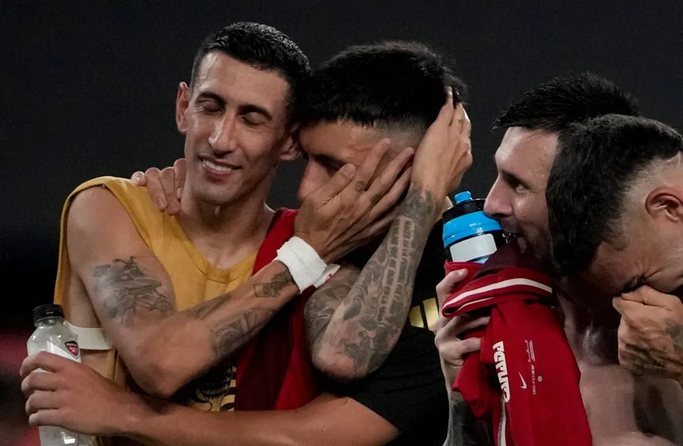 Los jugadores argentinos festejaron pensando en la despedida del futbolista rosarino.