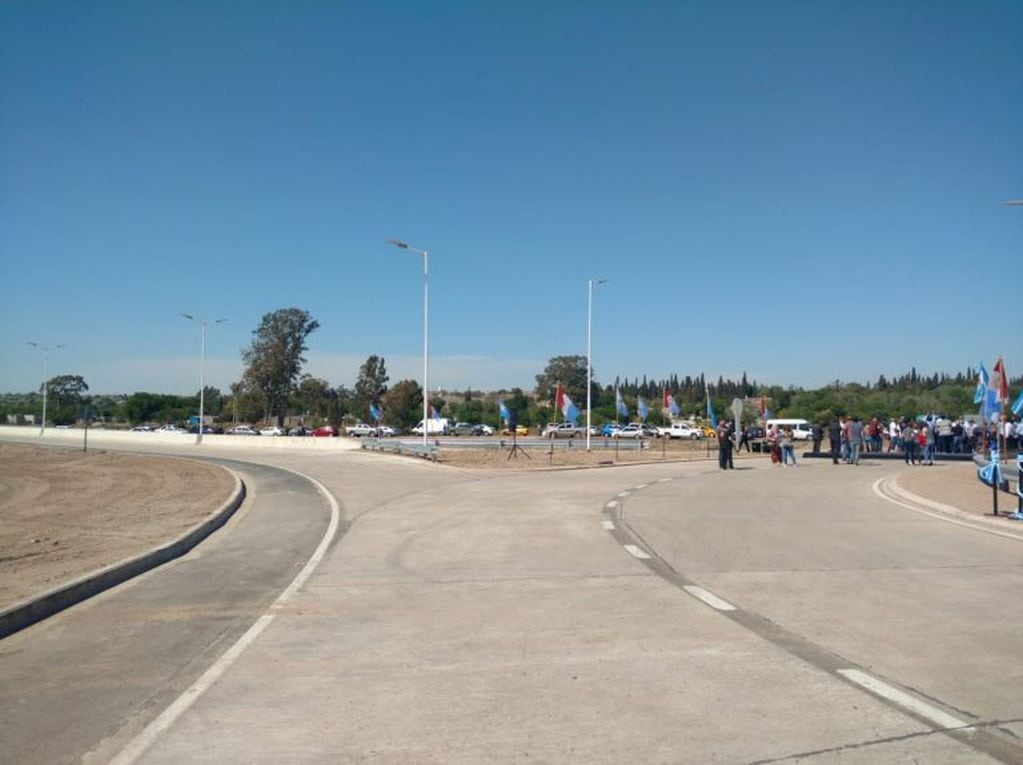 La obra de la Circunvalación en el ingreso por el este de la ciudad, que comunicará la avenida Costanera con la Terminal de Ómnibus.
