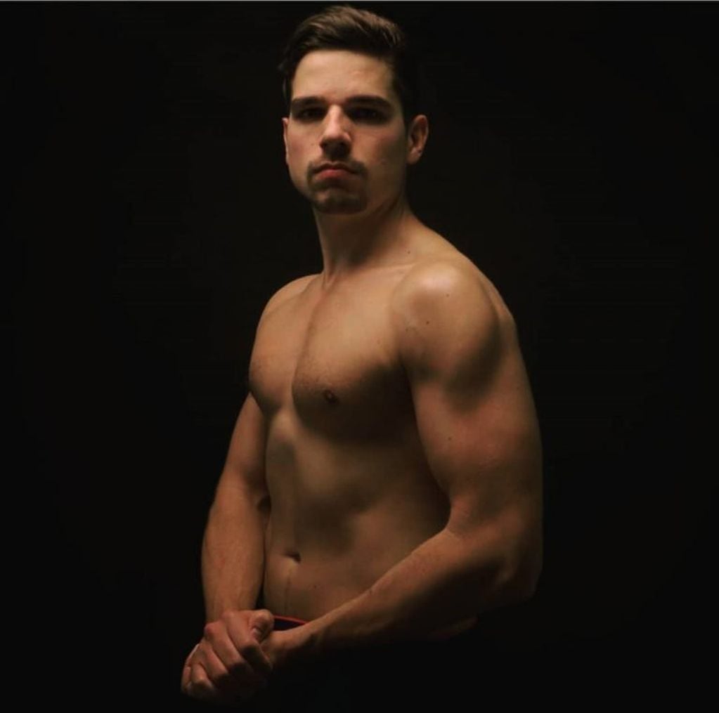 Arnaud Melis logró tonificar sus músculos haciendo 200 flexiones a diario durante 30 días. (Foto: Instagram/ arnaudmelis)