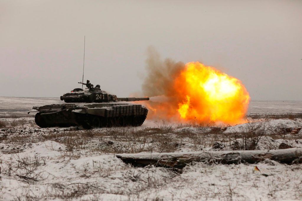 Más armamento pesado es lo que solicita Ucrania que le envíe la OTAN. Foto: AP.