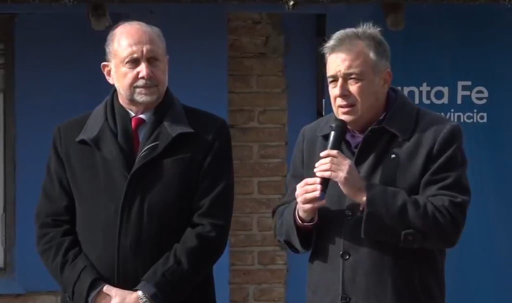 Perotti y Castellano en la inauguración formal de la escuela regional de policías de Rafaela