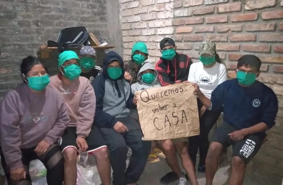 Trabajadores de Rosario de Lerma varados (Facebook Gabyy Lamas)