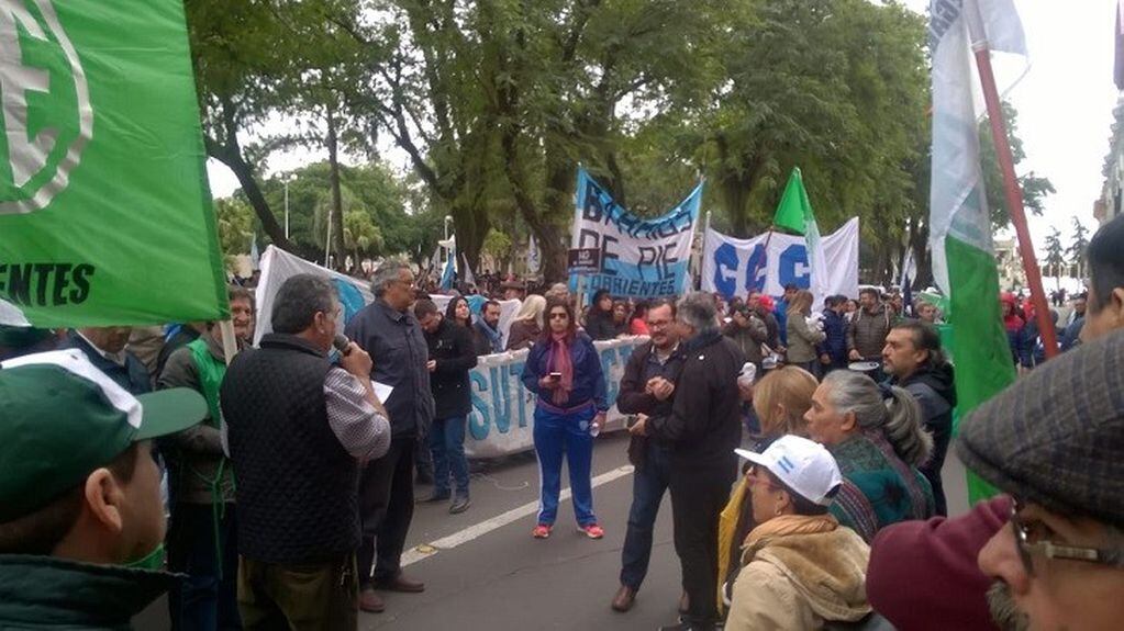 Los manifestantes serán detenidos si intentan levantar la carpa blanca frente a gobernación.