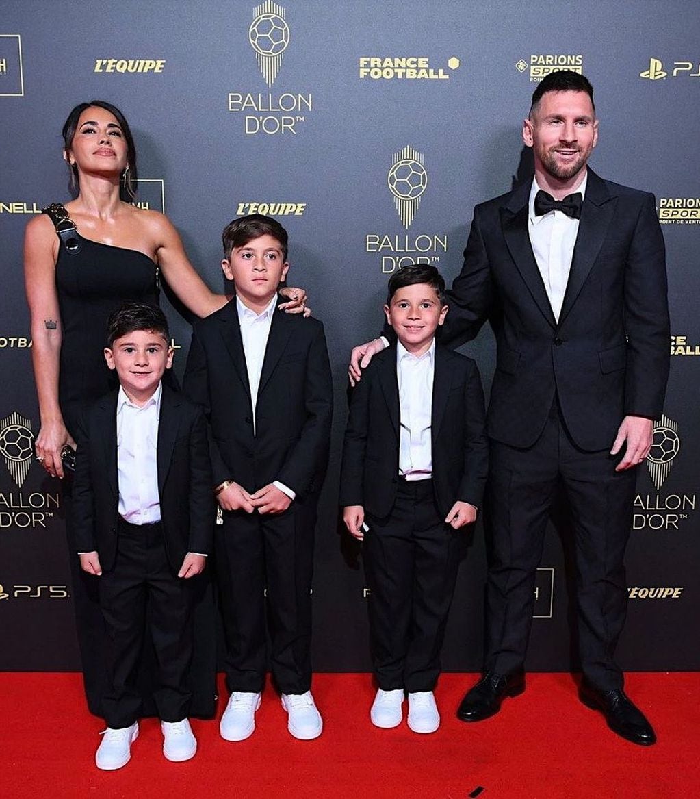 Lionel Messi junto a su familia en París