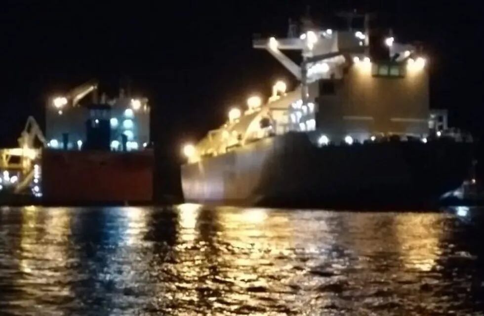 Zarpó la primera embarcación con GNL desde el puerto bahiense