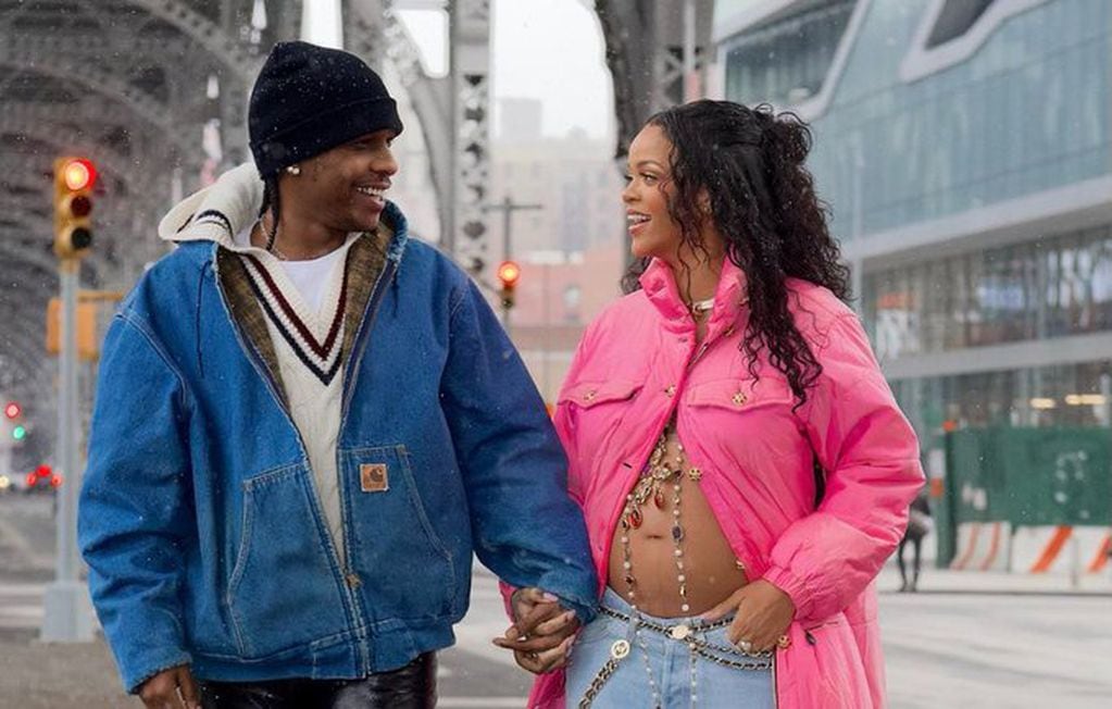 Rihanna y A$AP tuvieron su primer hijo. Confirman, fuentes cercanas, que nació el 13 de mayo y ya se encuentran los tres en su casa de Los Ángeles.