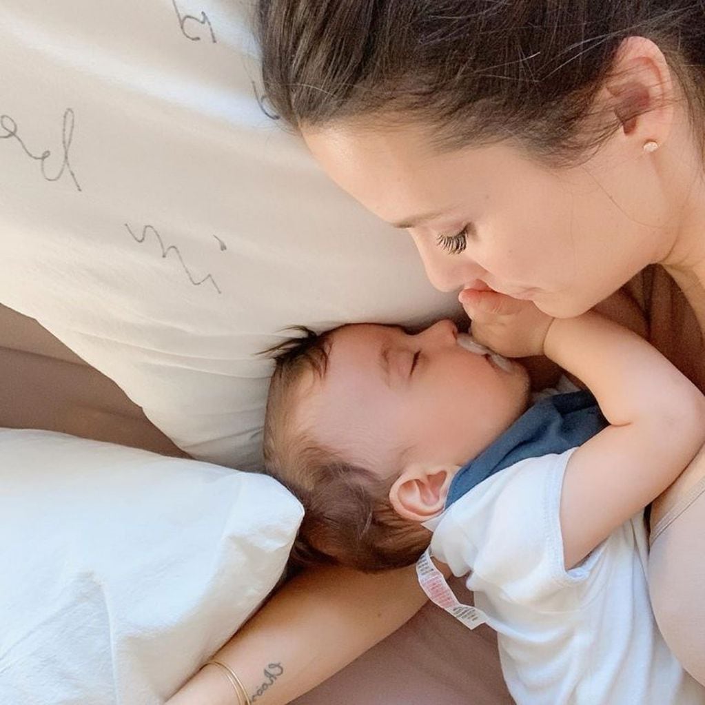 Luli Fernández junto a su bebé (Instagram/@lulifernandez)