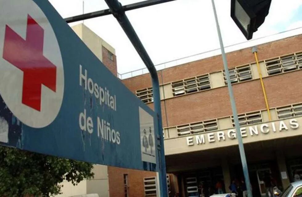 El adolescente fue derivado al hospital de Niños de Córdoba por la gravedad de sus heridas.