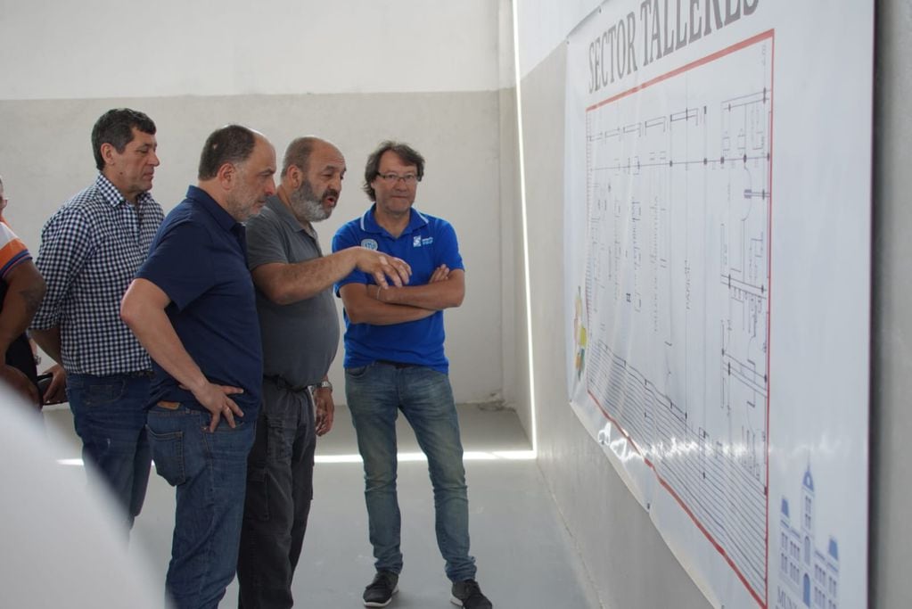 Pablo Garate recorrió las instalaciones del  Centro de Formación Laboral 401 del Polo Educativo de Tres Arroyos