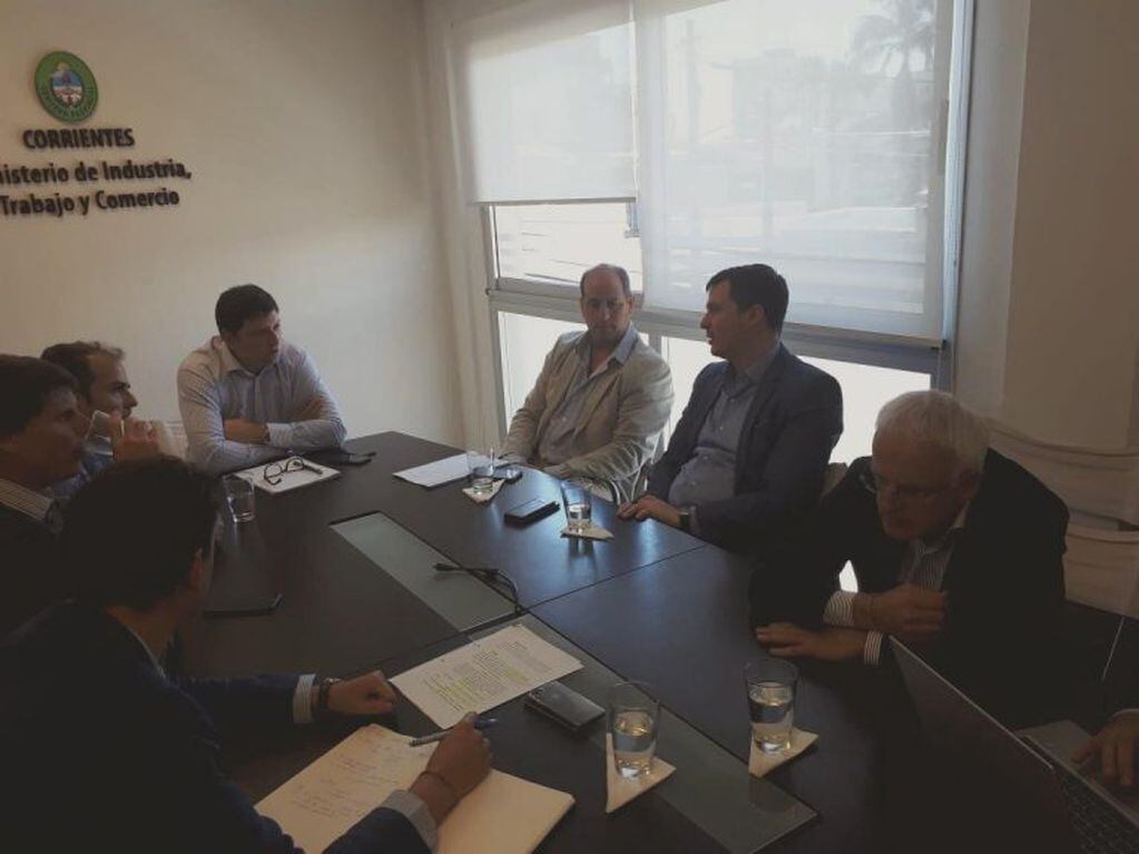 El ministro de Industria, Trabajo y Comercio, Raúl Schiavi, recibió a empresarios inversionistas.