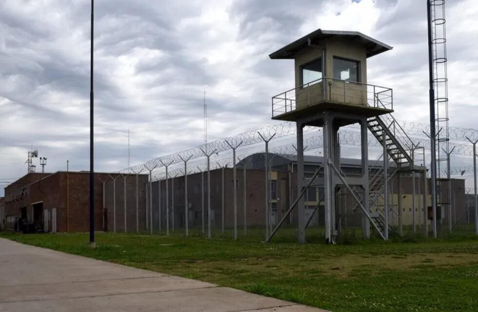 Las cárceles mantendrán las restricciones actuales para las visitas a internos.