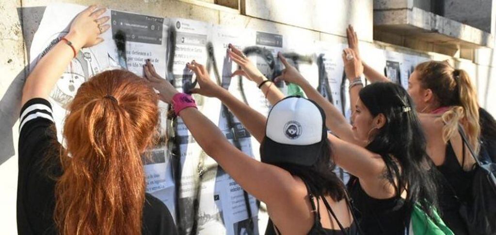 Manifestación frente a los tribunales contra la violencia machista.