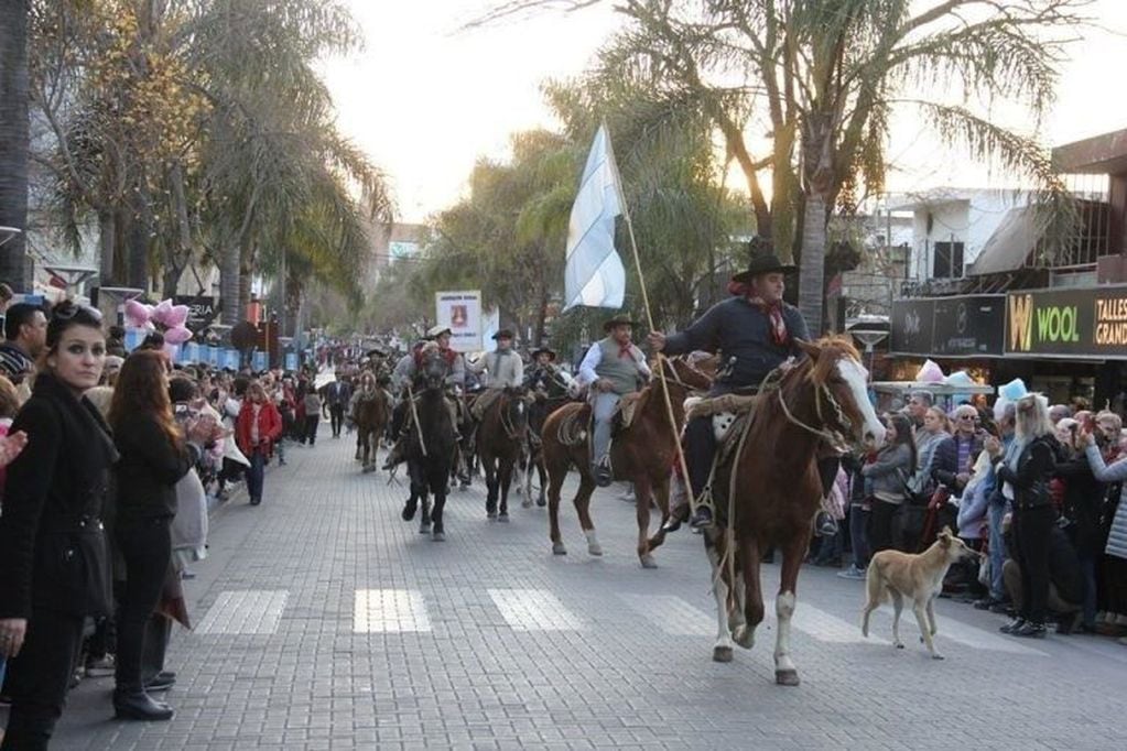 El tradicional desfile gaucho en pleno centro de Villa Carlos Paz. (Foto. archivo).
