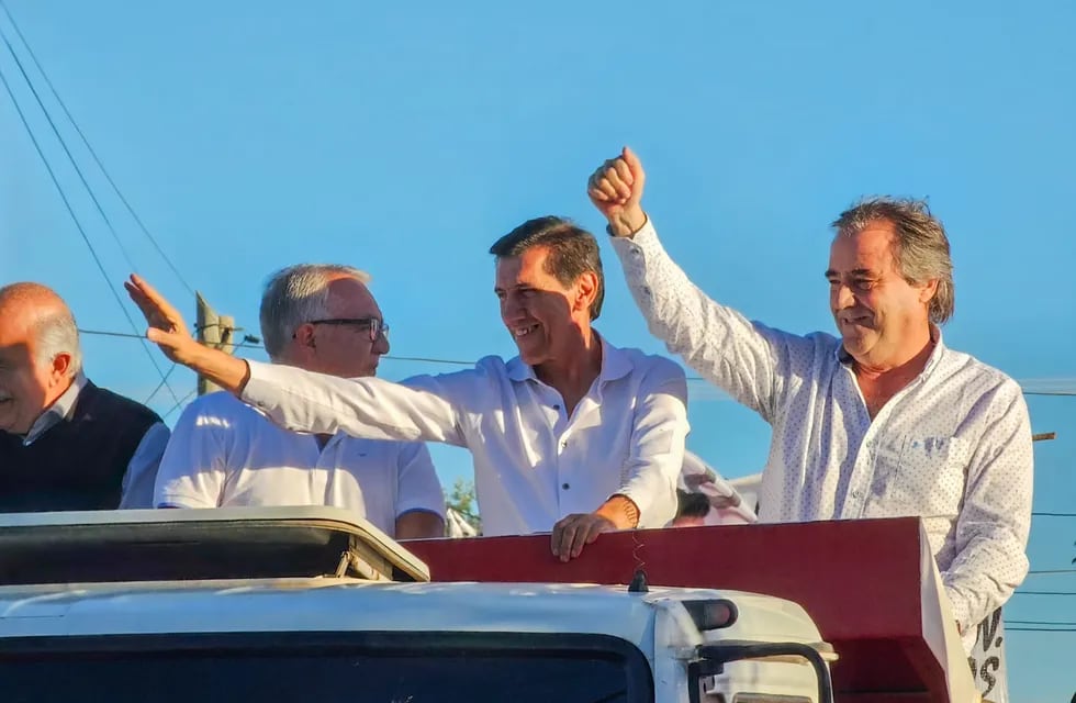 La fórmula del frente Cambia Jujuy, Carlos Sadir - Alberto Bernis, encabezó una caravana en San Pedro de Jujuy, donde luego se presentó la propuesta del oficialismo para los próximos cuatro años a nivel provincial y local.