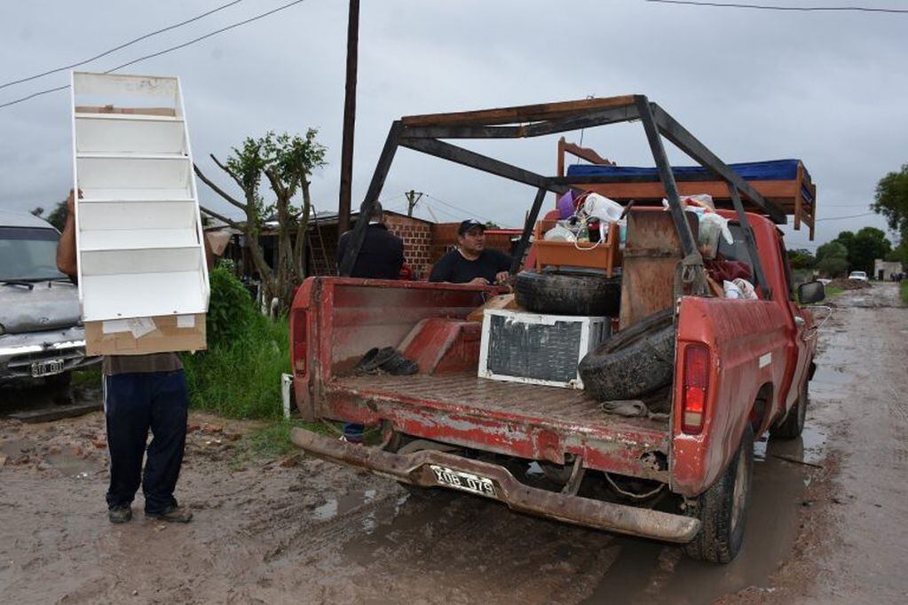 El Comando de Emergencia relocalizó a familias afectadas por las inundaciones