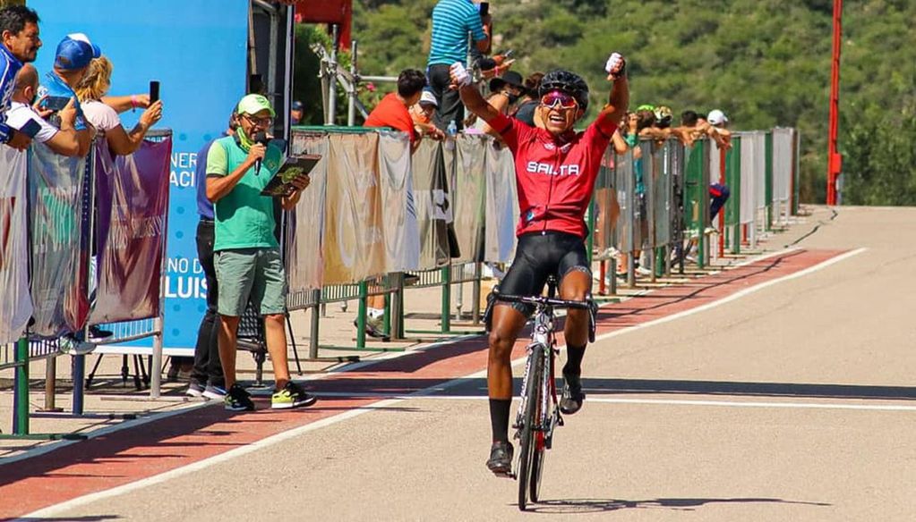 El joven de 16 años ganó el primer título del Campeonato Argentino de juniors y menores para Salta.