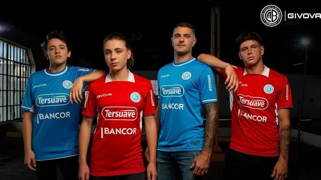Nueva indumentaria. Belgrano presentó este sábado las camisetas titutlar y suplente que utilizará en 2021. (Prensa Club Atlético Belgrano))