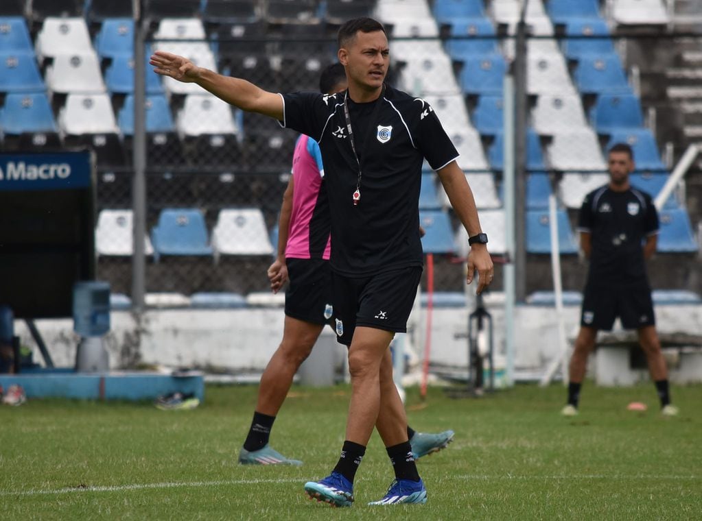 Matías Módolo, entrenador de Gimnasia de Jujuy, le devolverá la titularidad a Luis “Pulga” Rodríguez.