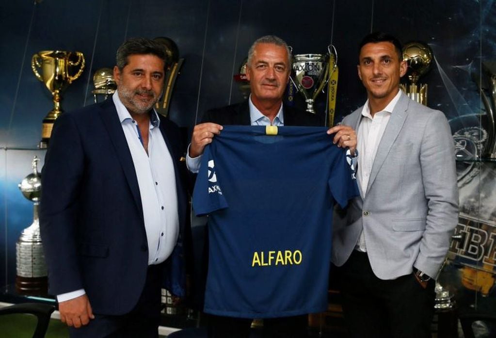 El nuevo entrenador de Boca Juniors, Gustavo Alfaro (Foto: @BOCAJRSOFICIAL)