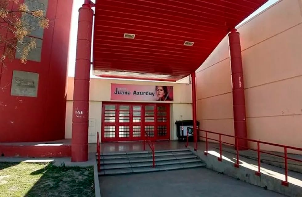 Escuela Juana Arzuduy, cerrada por covid-19.