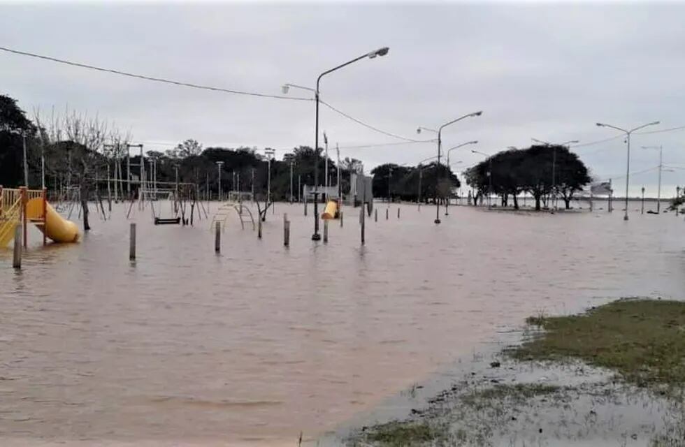 El río Uruguay alcanzó los 8,08 metros de altura en Paso de los Libres.