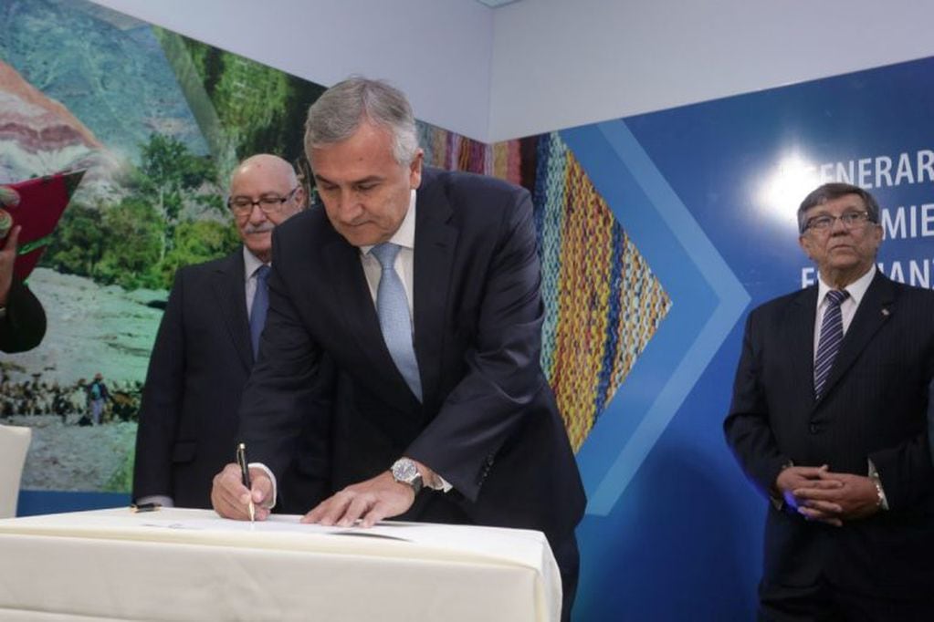 El acuerdo fue rubricado por el gobernador Gerardo Morales y el secretario general del CFI Juan José Ciácera en el marco de la Expojuy.