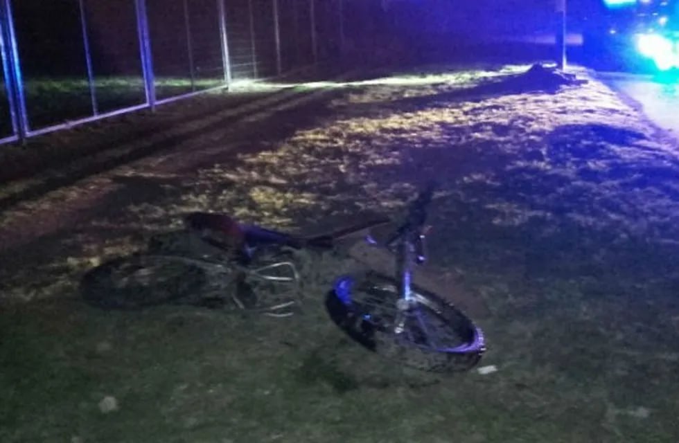 Identificaron a motociclista que chocó contra un poste y murió