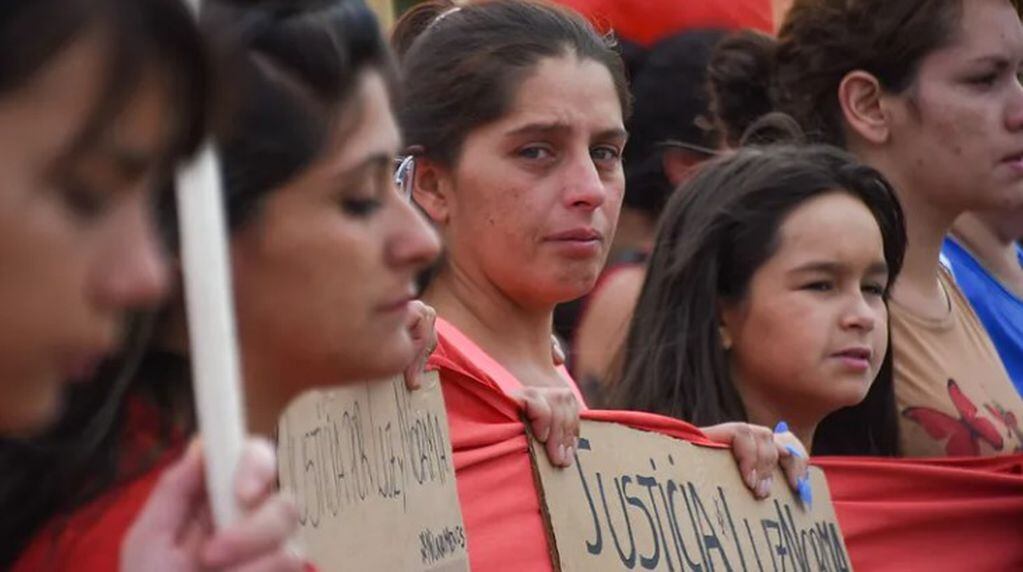 Lorena Bustos pide Justicia por su madre y su hermana asesinadas en Neuquén.