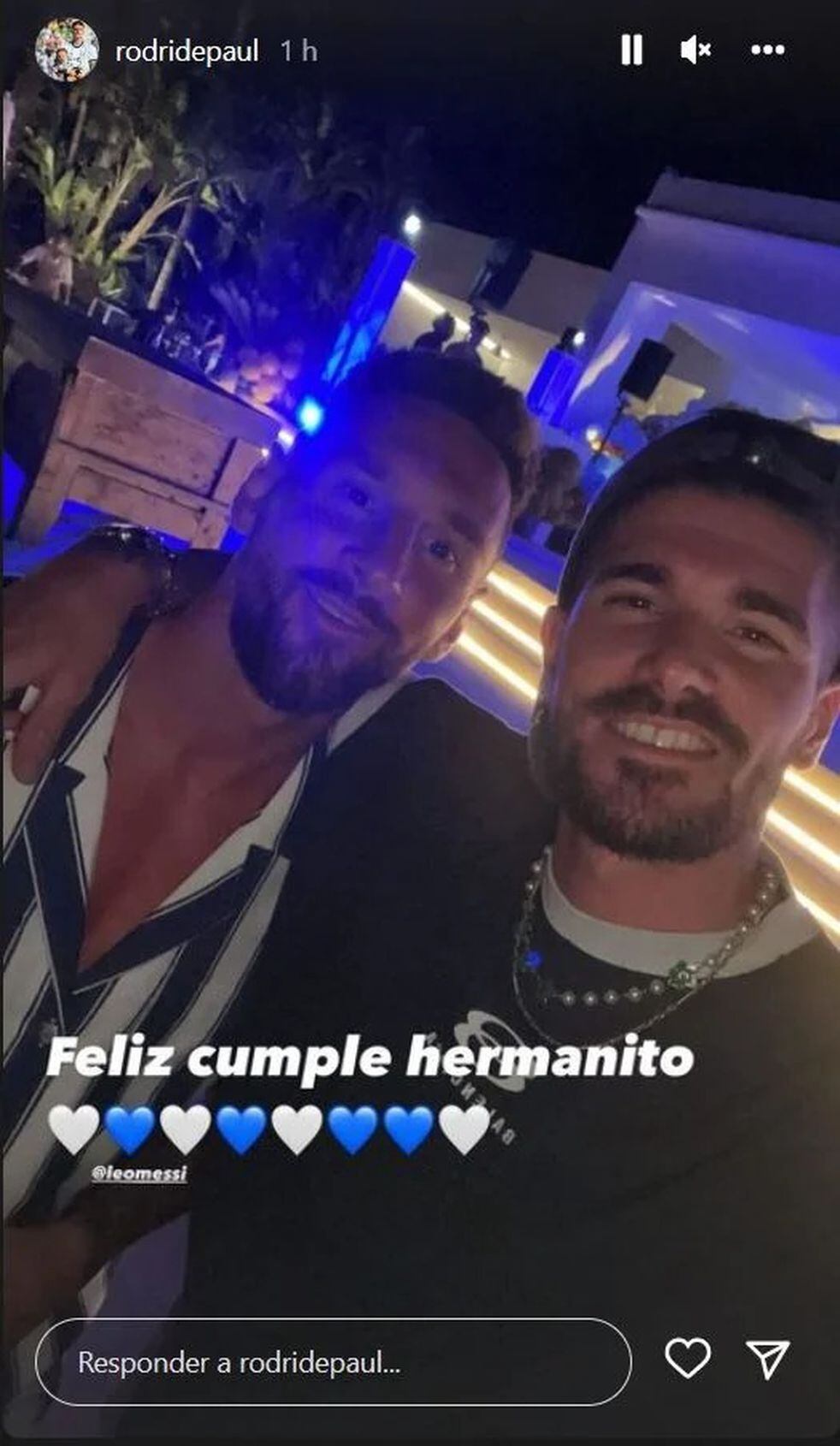 Rodrigo De Paul junto a Leo Messi en su cumpleaños