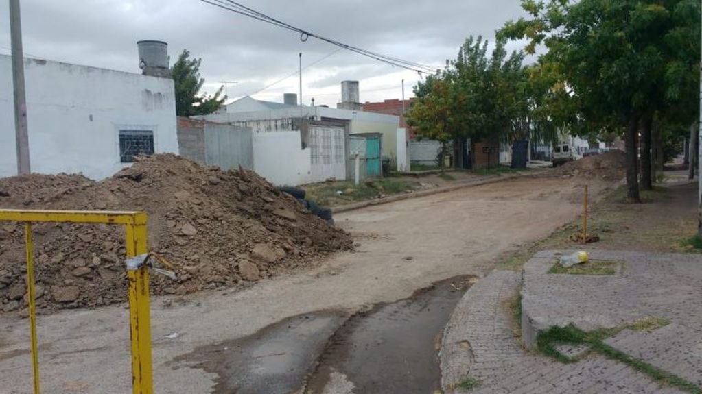 Reparan calle Hipólito Irigoyen