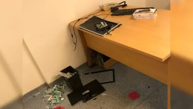 Violencia en el Hospital: un paciente rompió la computadora de un consultorio