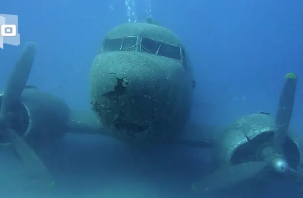Acertijo, quién encuentra el avión en el fondo del mar (Web)