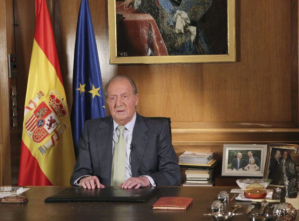 El rey Juan Carlos explicando los motivos de su abdicación a través de un mensaje institucional a la nación española.