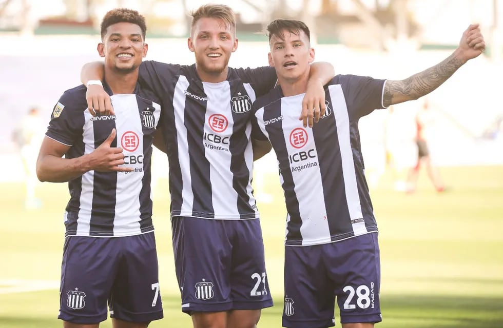 Diego Valoyes, Mateo Retegui y Carlos Auzqui, delanteros de Talleres, que marcarcaron ante Rosario Central por la Liga Profesional. (Prensa Talleres)