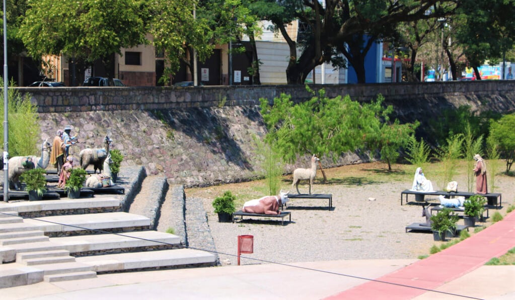 El sector del anfiteatro "Las Lavanderas" en el Parque Xibi Xibi, donde fue instalado el pesebre de la Municipalidad de San Salvador de Jujuy.