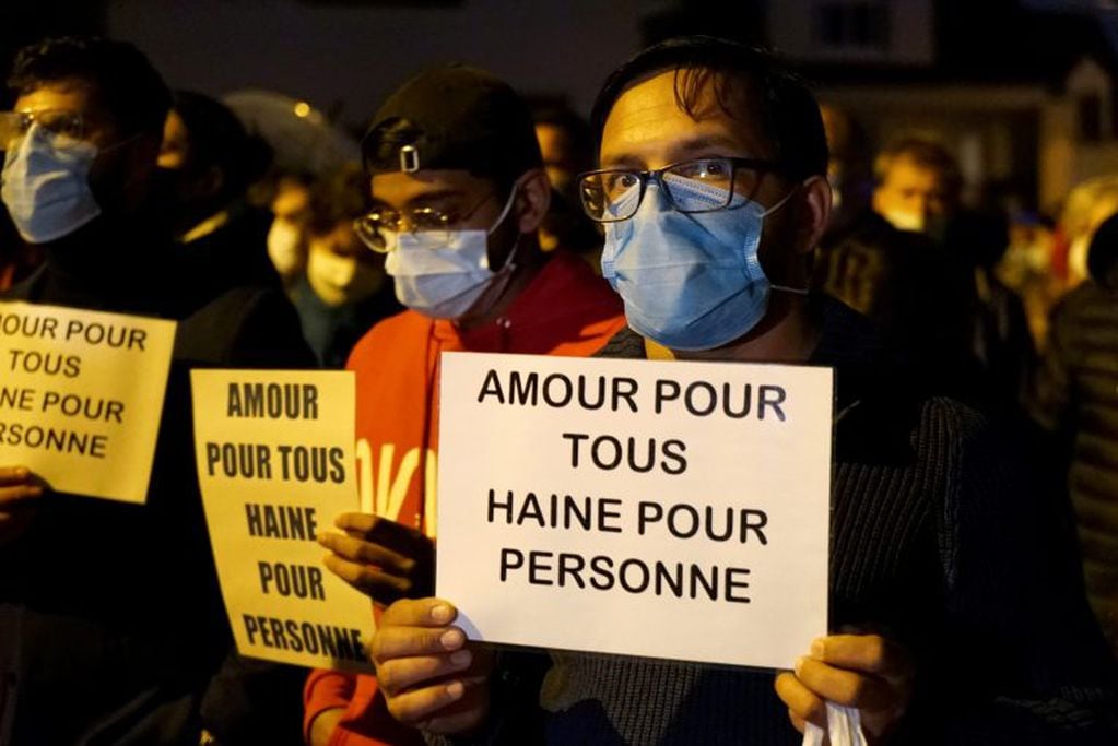 Marcha en memoria de Samuel Paty, el profesor asesinado en París (Foto: Lucien Libert/REUTERS)