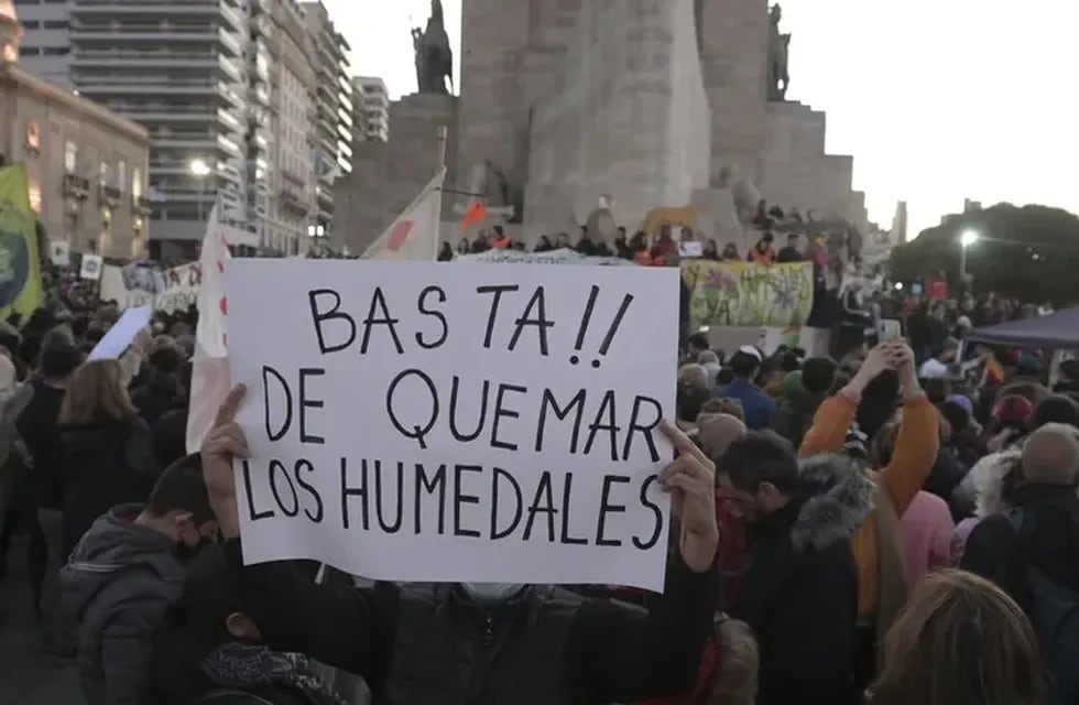 Movilizaciones en Rosario en defensa de los humedales.
