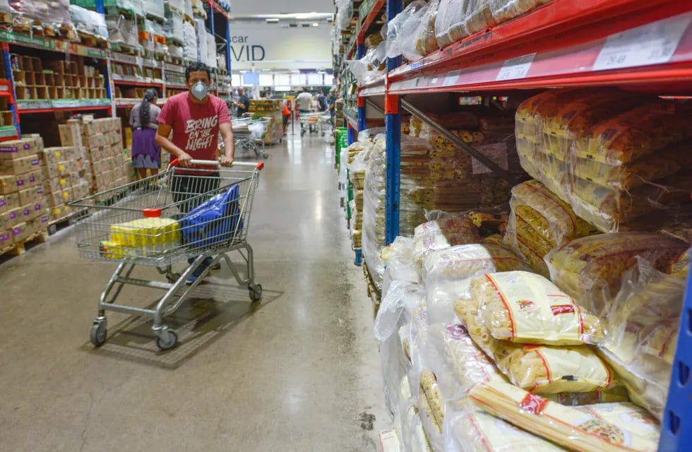 Desabastecimiento en algunos supermercado

Foto: Nicolás Rios / Los Andes