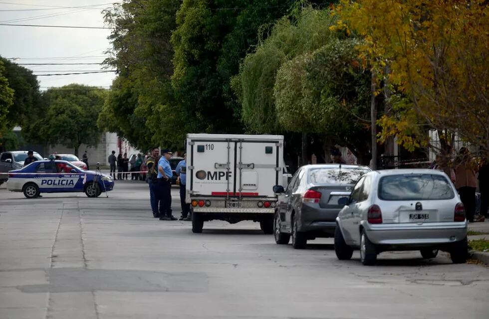 Un hombre baleó a su hija y a su ex, y luego se quitó la vida. (Nicolás Bravo / La Voz)