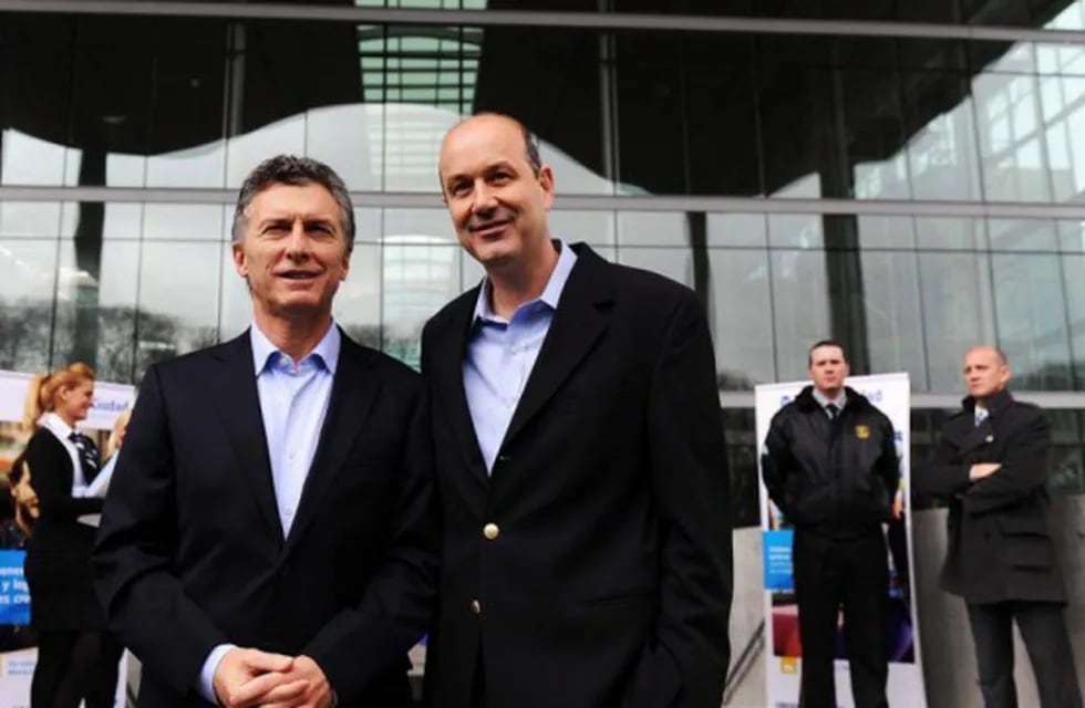Macri junto a Federico Sturzenegger en la nueva sede del Banco Ciudad.