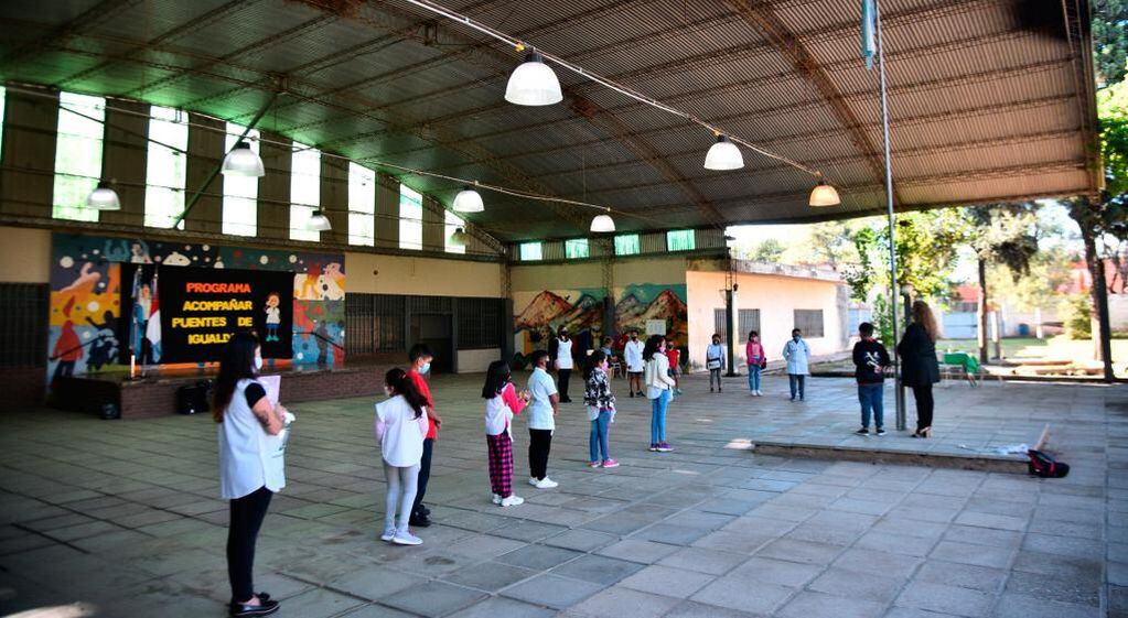 Definen el protocolo para la vuelta de las clases presenciales en Córdoba (Pedro Castillo)