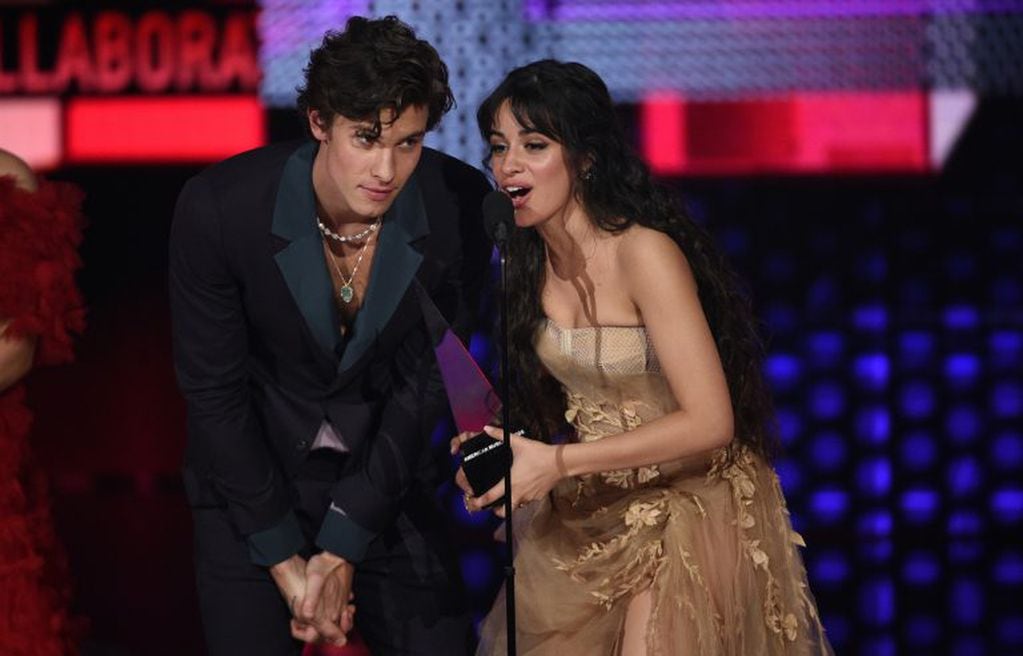 Shawn Mendes y Camila Cabello se llevaron el primer puesto con la canción más escuchada del año a nivel mundial: "Señorita". (Photo by Chris Pizzello/Invision/AP)