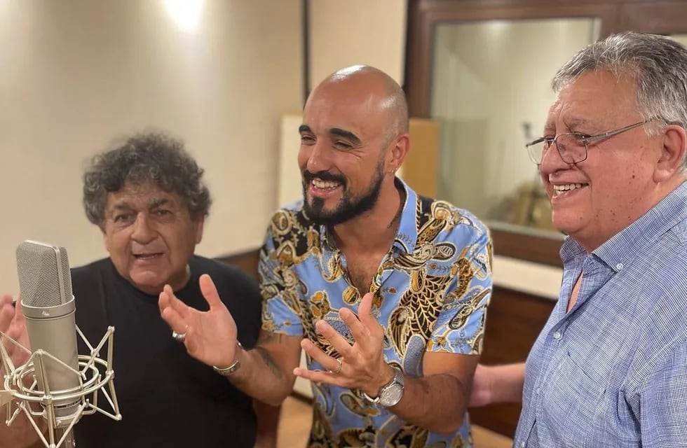 Rubén "Cacho" Deicas y Marcos Camino compartieron recientemente imágenes de la visita de Abel Pintos a su estudio de grabación. (@lospalmerasoficial)