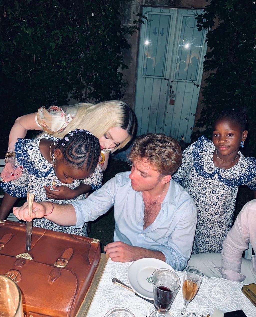 Madonna celebró en Italia su cumple número 64.